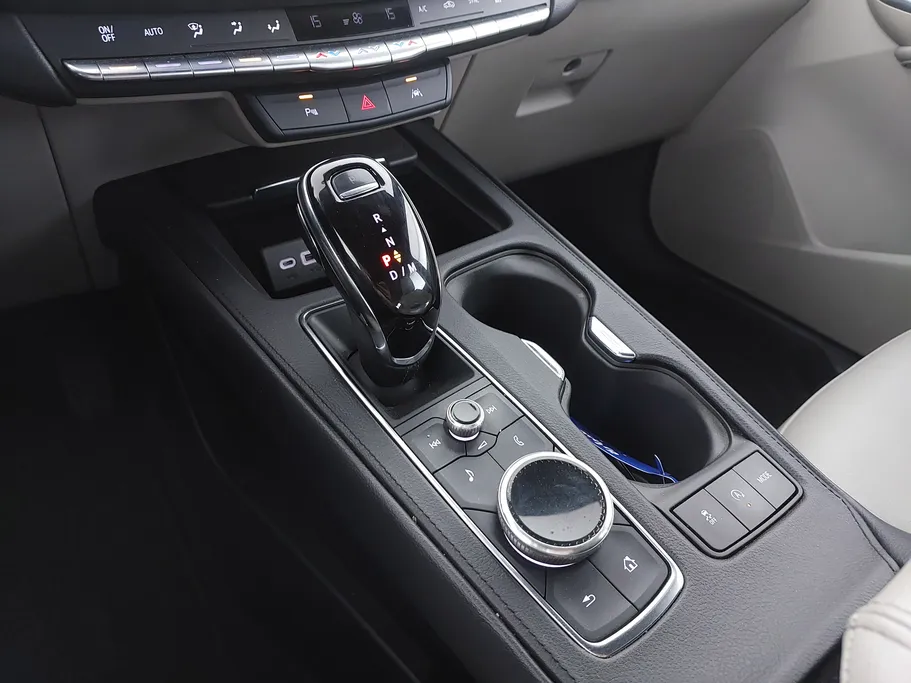2023 Cadillac XT4 Luxury 