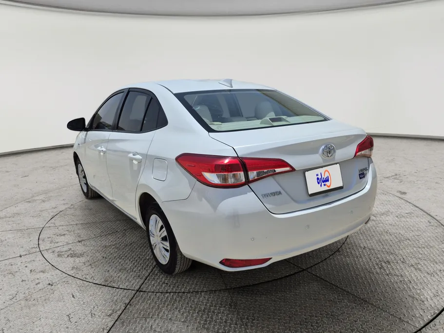 2022 Toyota Yaris  Y 