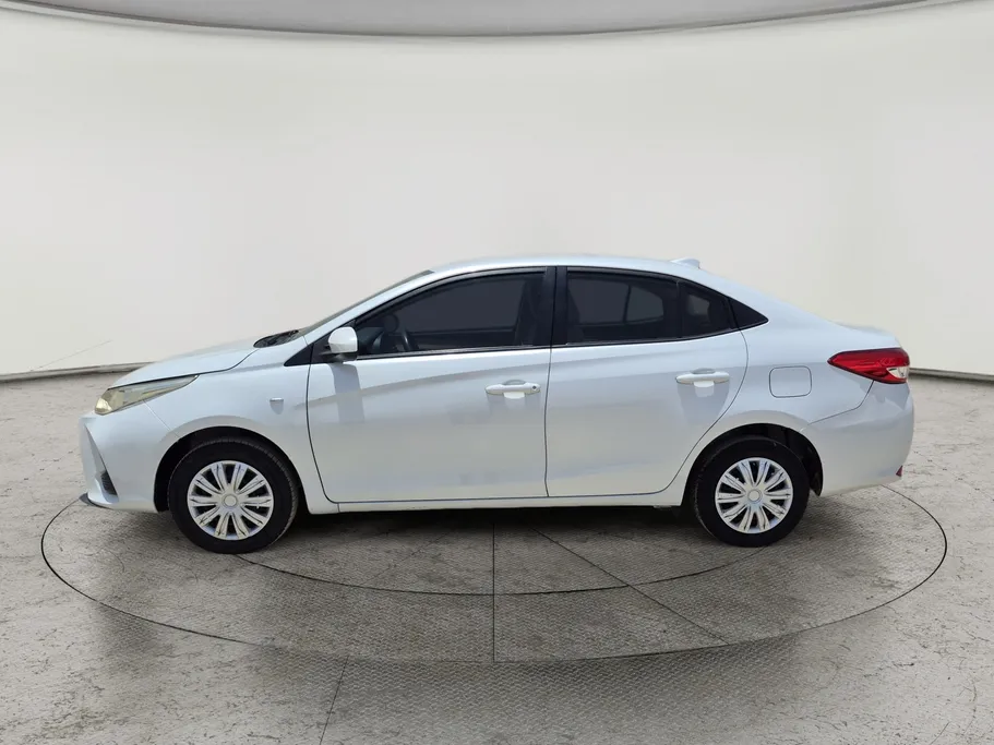 2022 Toyota Yaris  Y 