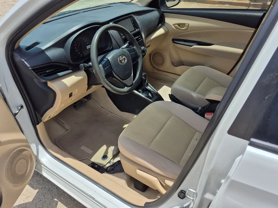 2022 Toyota Yaris  Y 