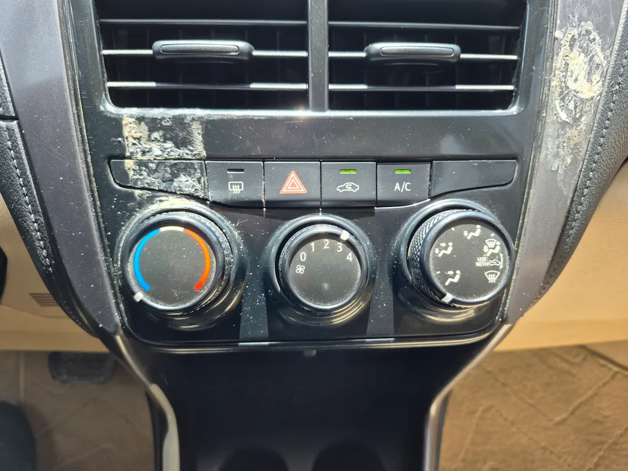 2022 Toyota Yaris  Y 