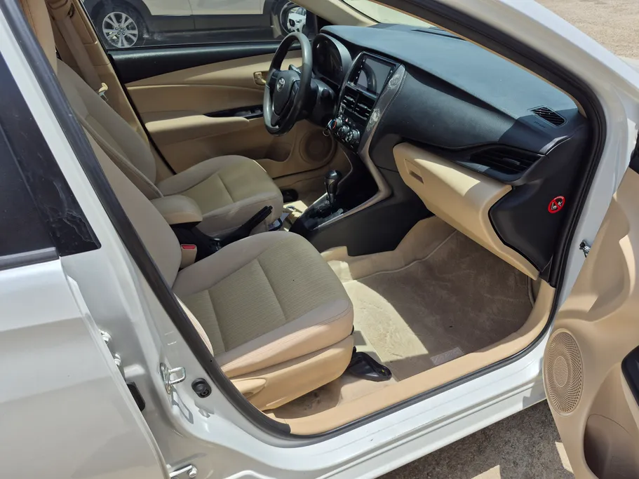 2022 Toyota Yaris  Y 