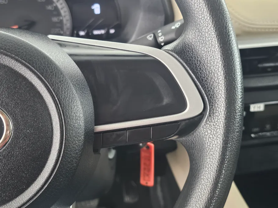 2024 Toyota Yaris  Y 