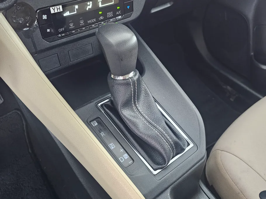 2024 Toyota Yaris  Y 