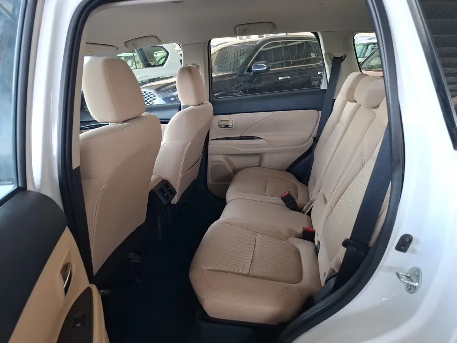 ميتسوبيشي اوتلاندر GLX 2021 