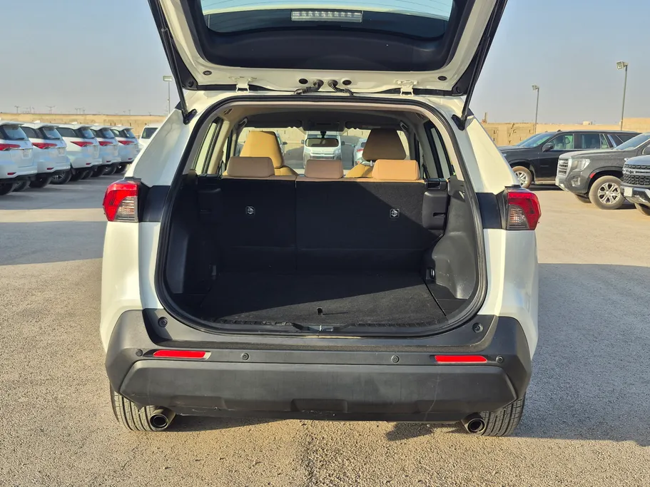 2022 Toyota RAV4 LE 