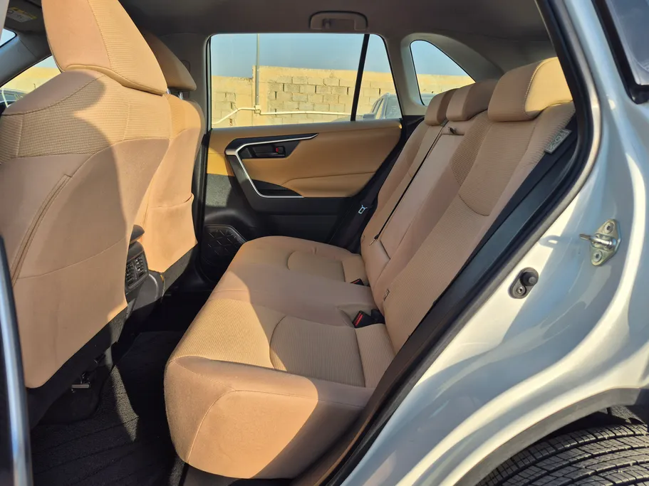 2022 Toyota RAV4 LE 