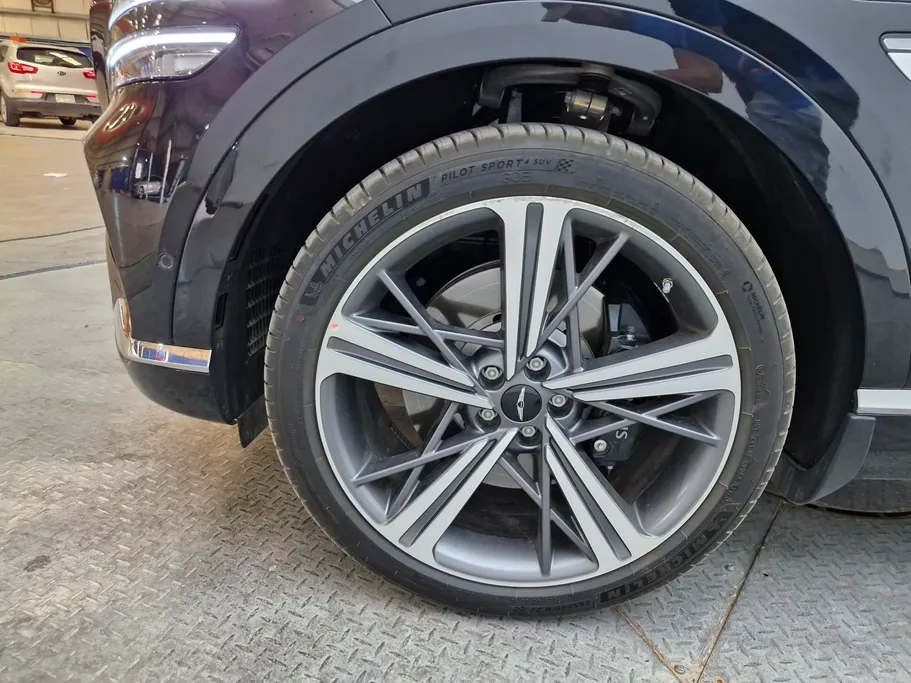 2026 Genesis GV80 Royal 