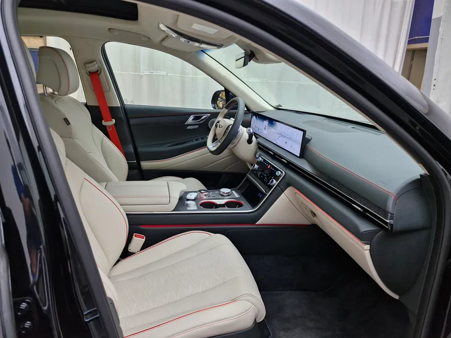 2026 Genesis GV80 Royal 