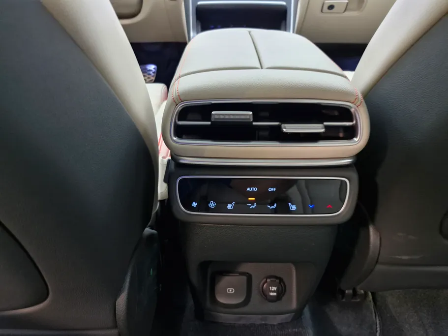 2026 Genesis GV80 Royal 