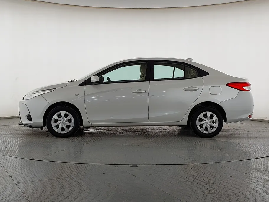 2021 Toyota Yaris  Y 