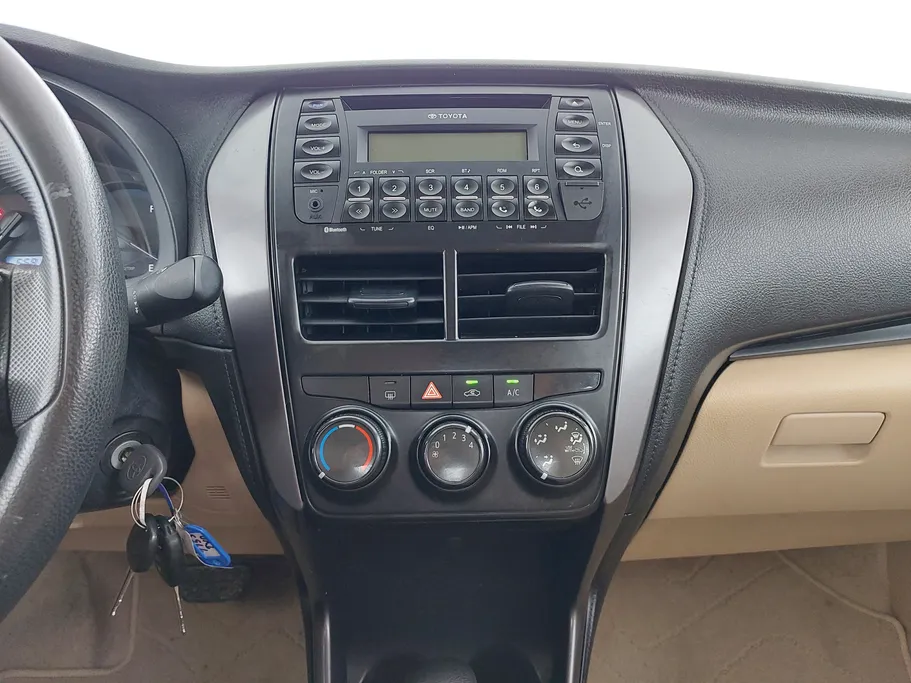 2021 Toyota Yaris  Y 