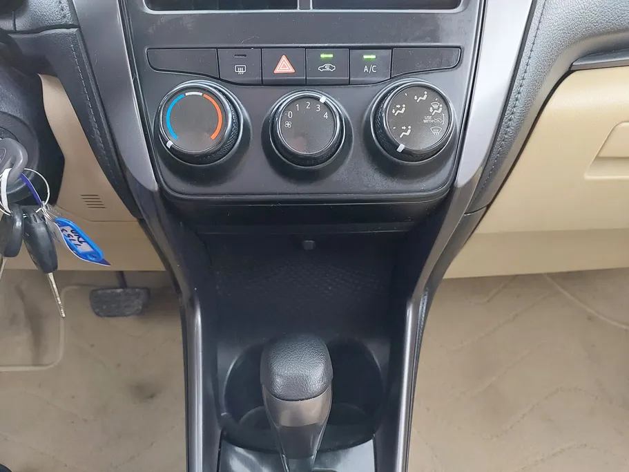 2021 Toyota Yaris  Y 