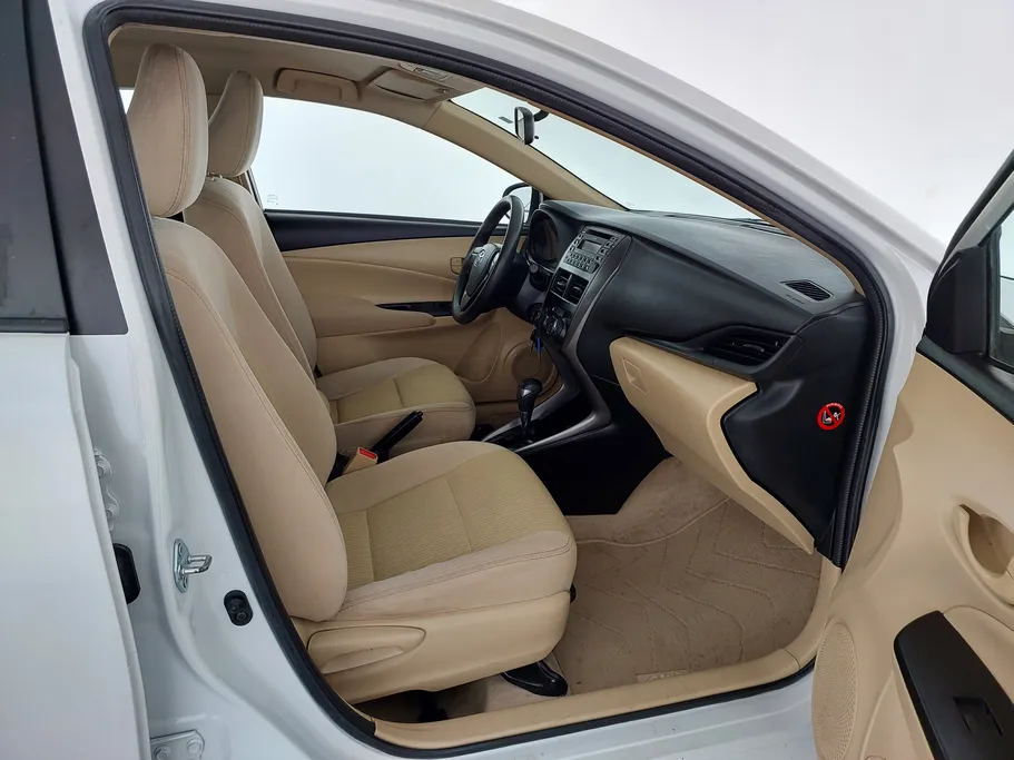 2021 Toyota Yaris  Y 