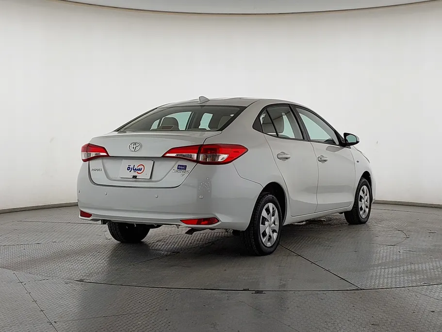 2021 Toyota Yaris  Y 
