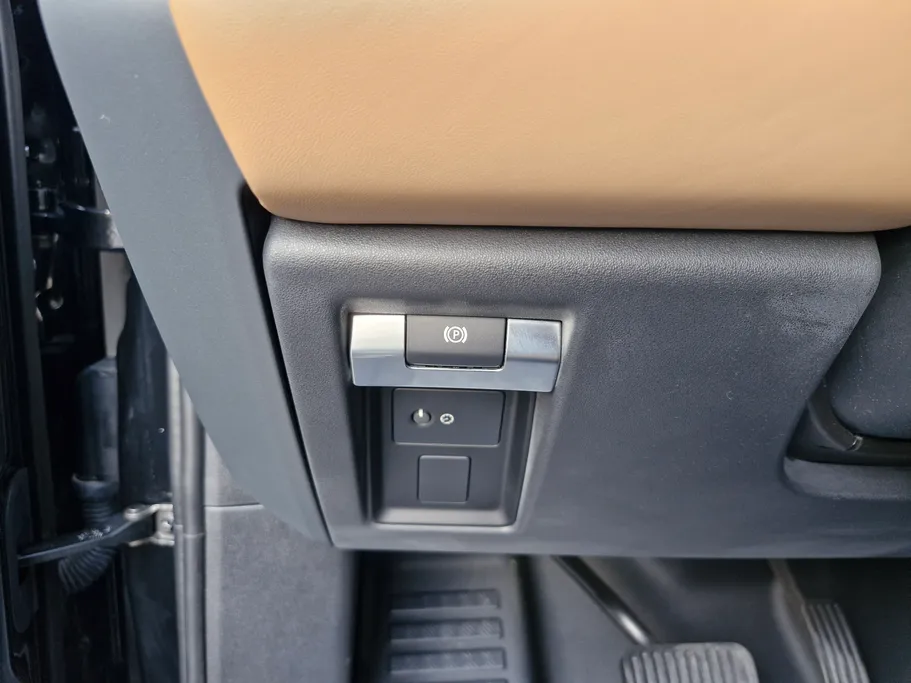 2025 Land Rover Defender P300 S 