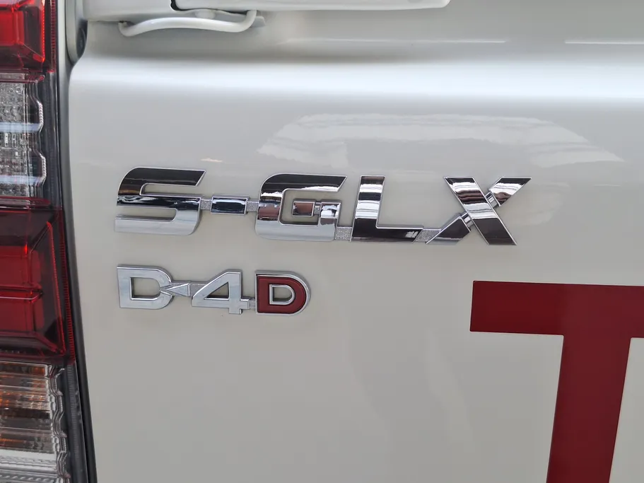 تويوتا هايلكس SGLX 4X4 AT DSL 2023 