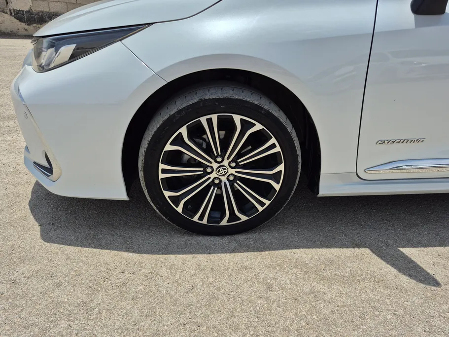 2022 Toyota Corolla XLI Executive Moonroof 