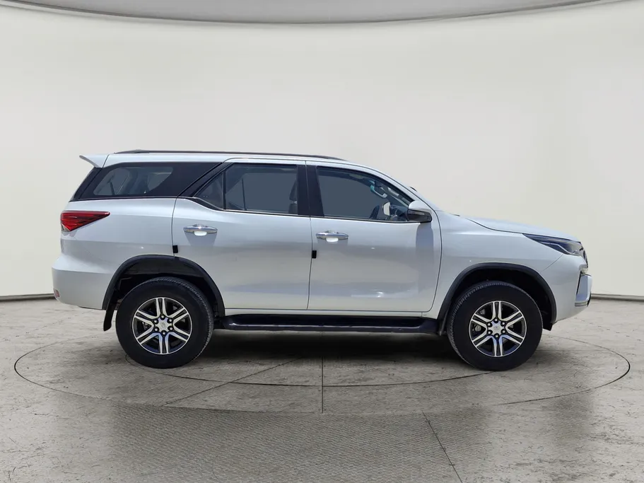 2024 Toyota Fortuner VX 
