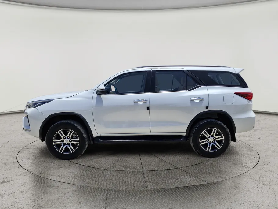2024 Toyota Fortuner VX 
