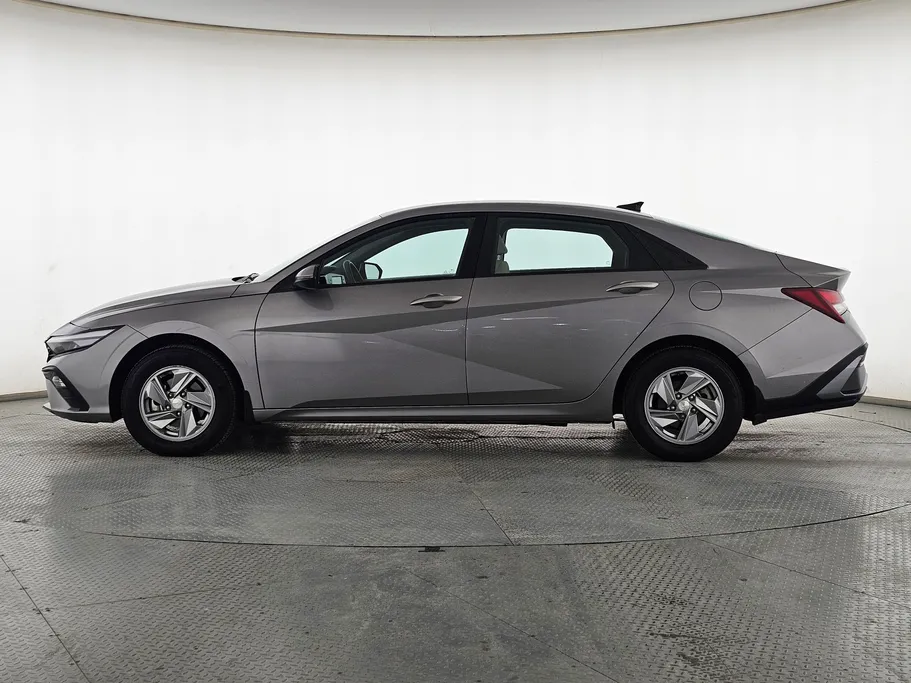 2024 Hyundai Elantra Fleet 