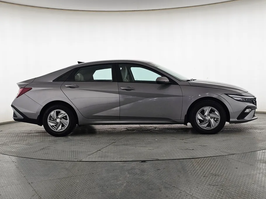 2024 Hyundai Elantra Fleet 