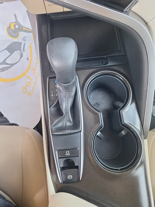 تويوتا كامري LE 2023 