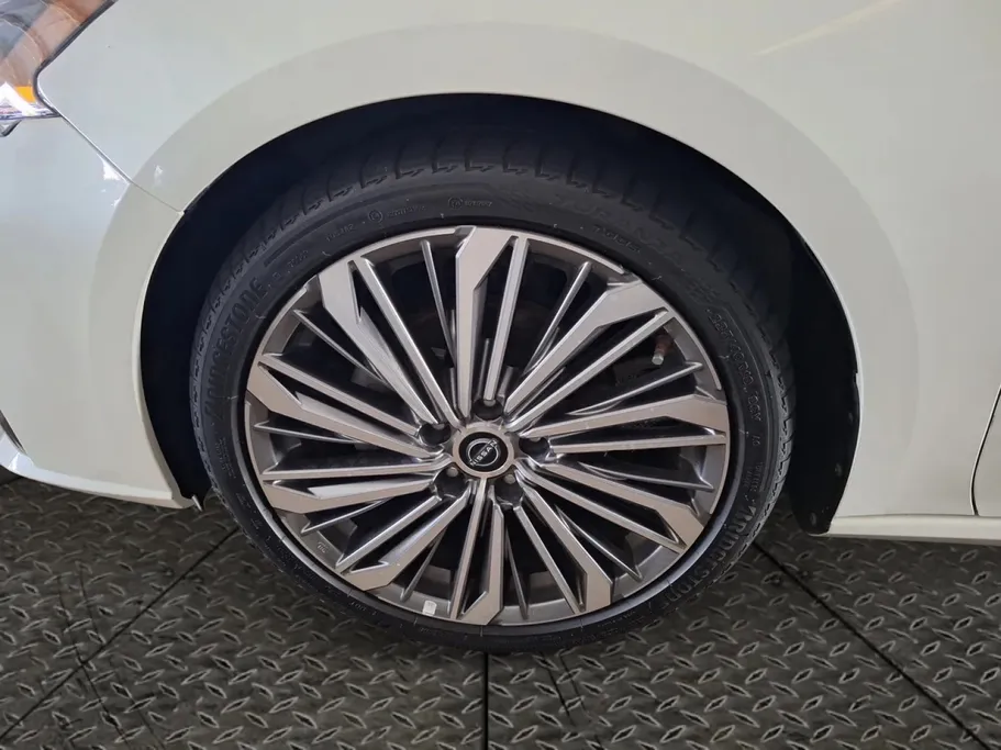 2023 Nissan Altima SV 