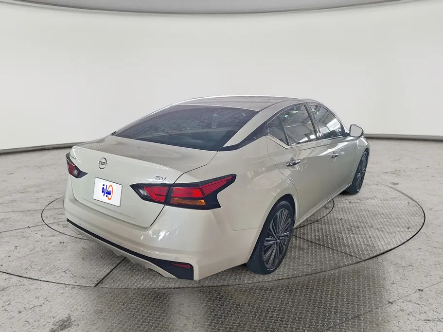 2023 Nissan Altima SV 