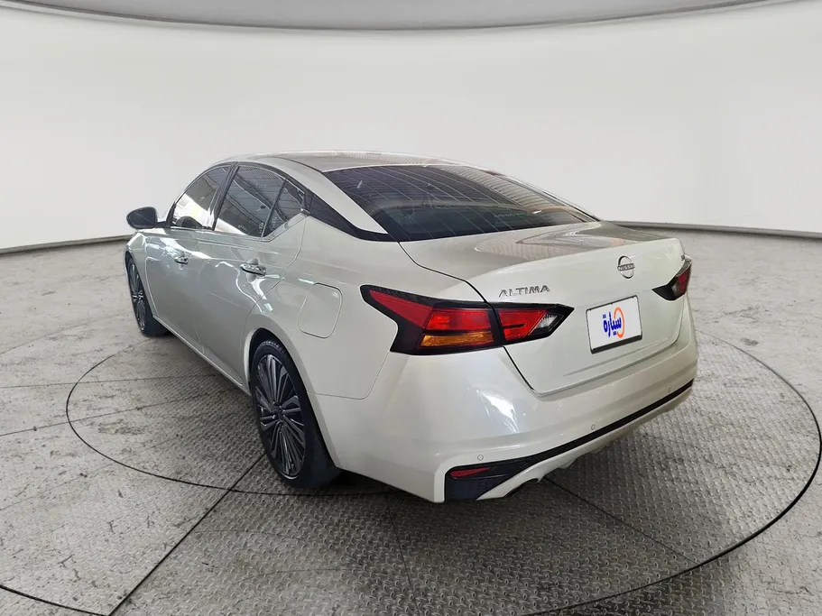 2023 Nissan Altima SV 
