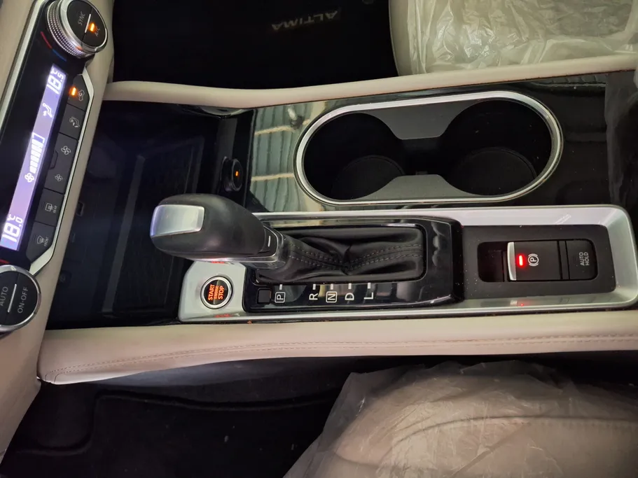 2023 Nissan Altima SV 