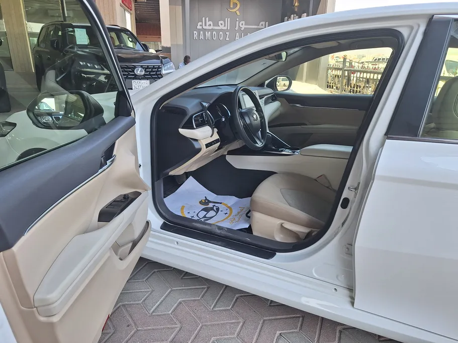 2023 Toyota Camry  LE 