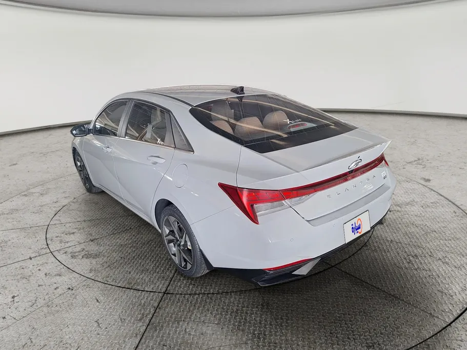 2023 Hyundai Elantra Smart Plus 