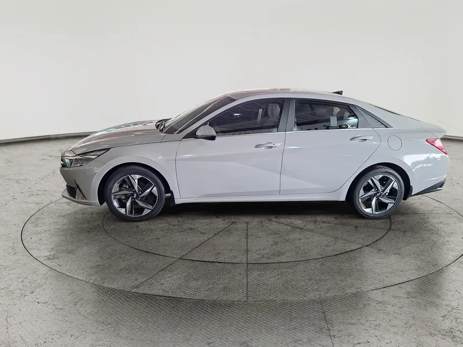 2023 Hyundai Elantra Smart Plus 