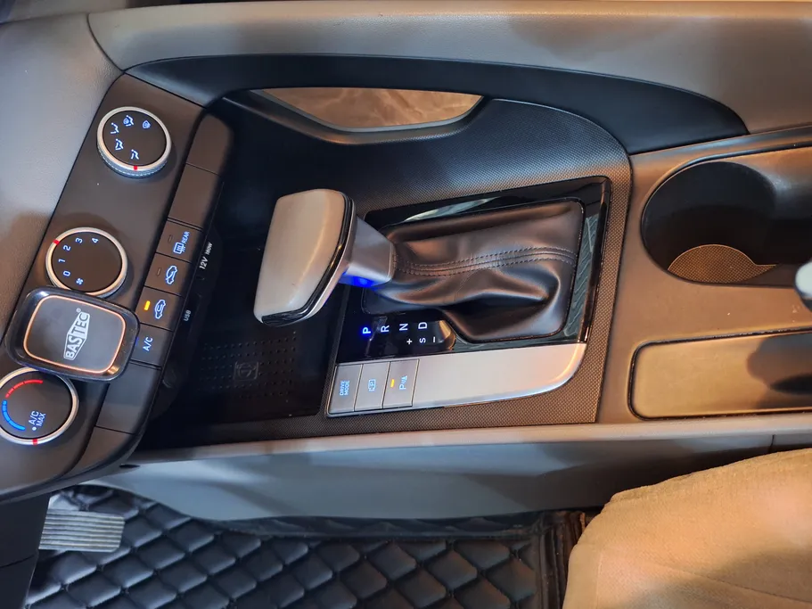 2023 Hyundai Elantra Smart Plus 