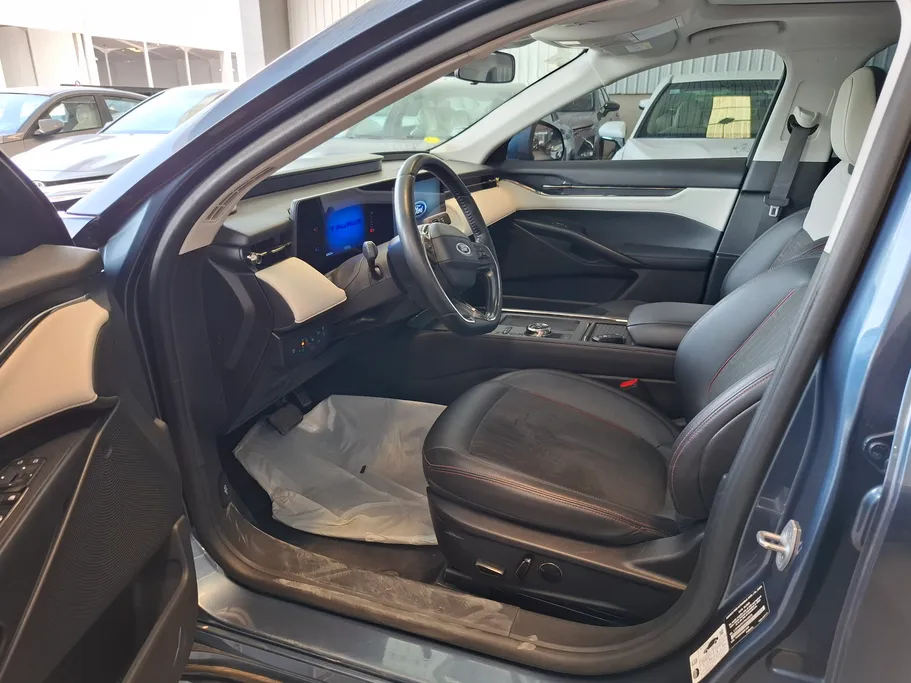 2023 Ford Taurus Trend 