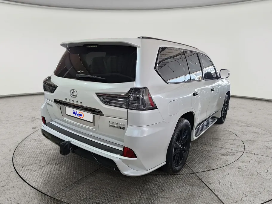 2019 Lexus LX 570 Black Ed. 