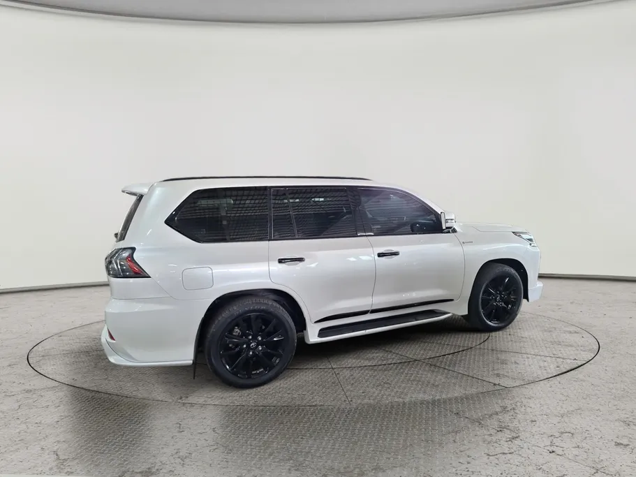 2019 Lexus LX 570 Black Ed. 
