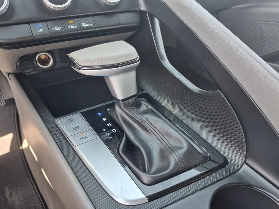 2024 Hyundai Elantra Fleet 