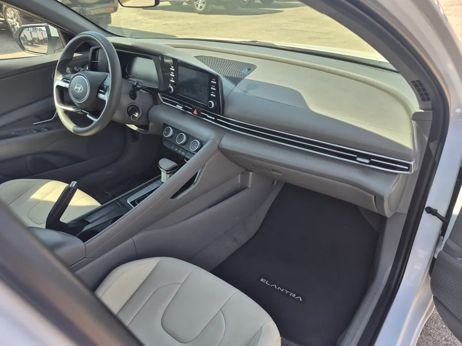 2024 Hyundai Elantra Fleet 