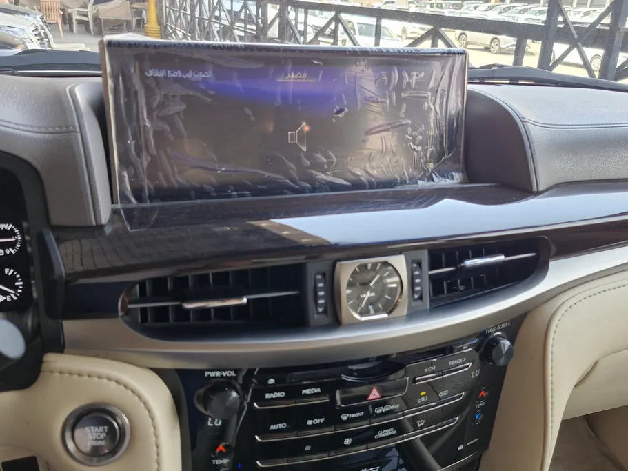 لكزس LX 570 S 2021 