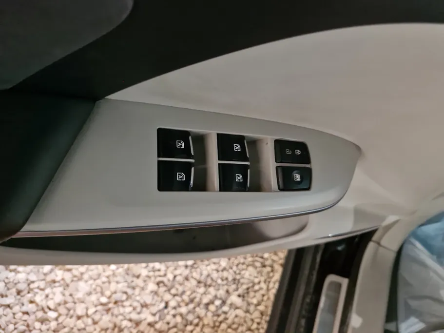 2021 GAC GS8 GL 