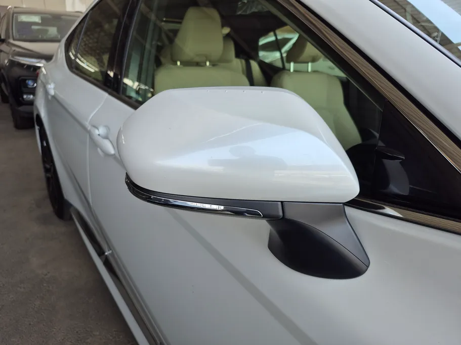 2025 Toyota Camry  LE HEV 