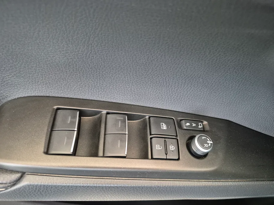 2025 Toyota Camry  LE HEV 