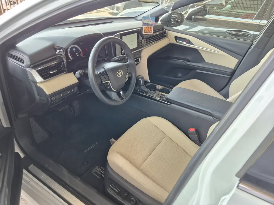 2025 Toyota Camry  LE HEV 