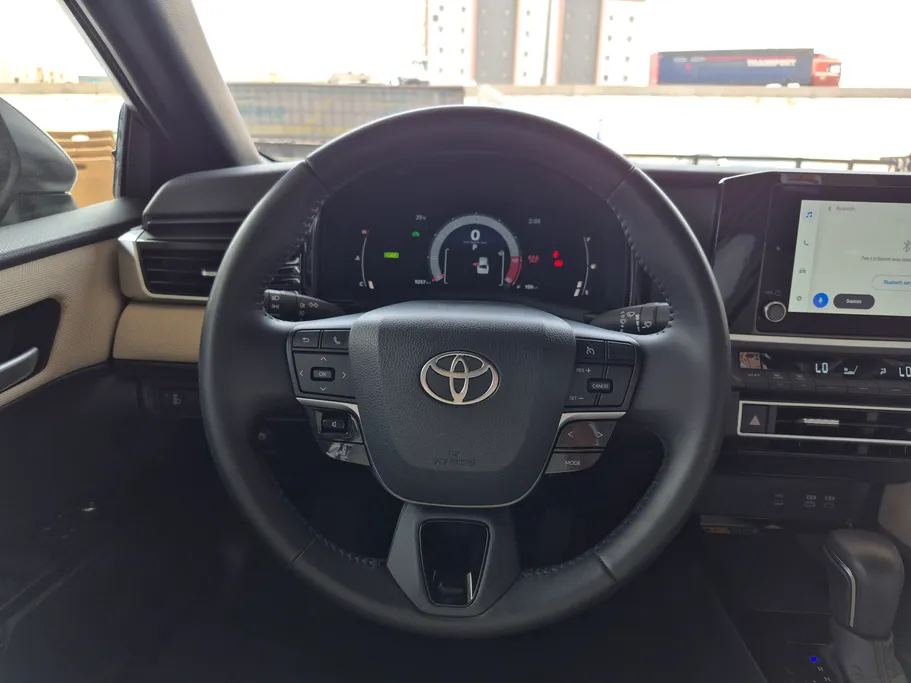 2025 Toyota Camry  LE HEV 