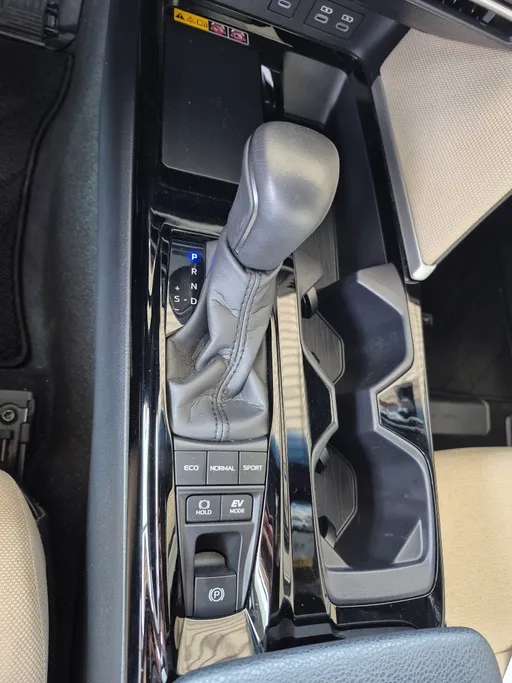 2025 Toyota Camry  LE HEV 