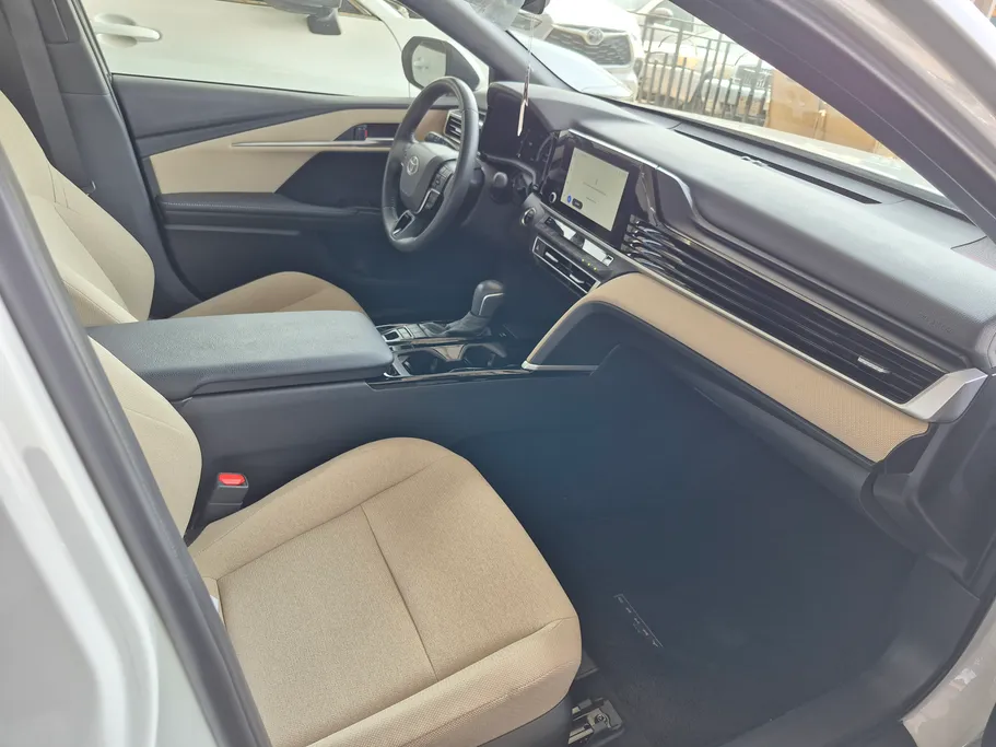 2025 Toyota Camry  LE HEV 