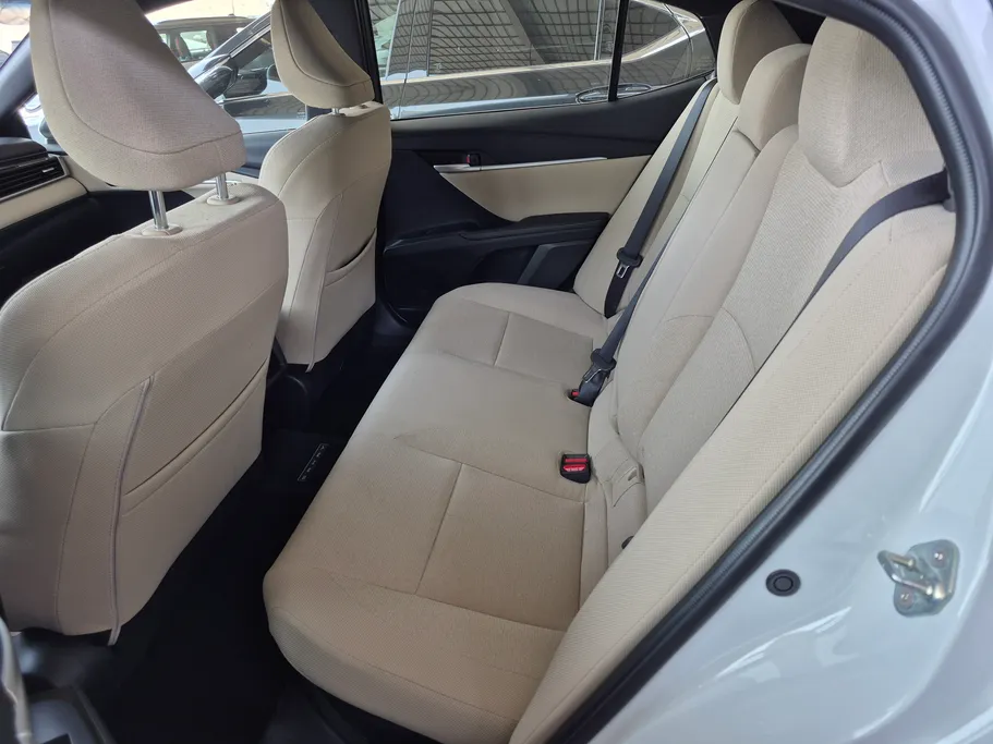 2025 Toyota Camry  LE HEV 