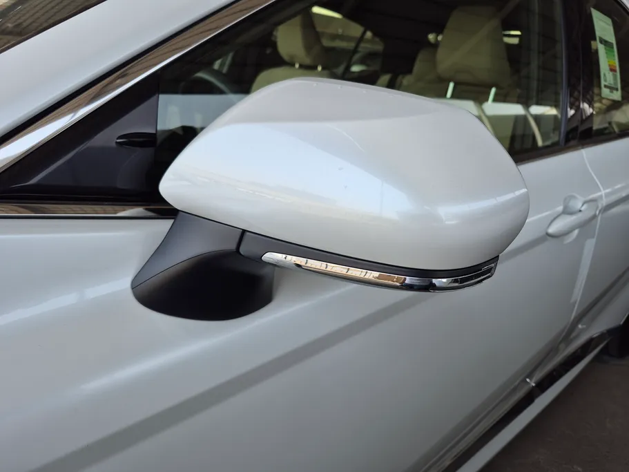 2025 Toyota Camry  LE HEV 